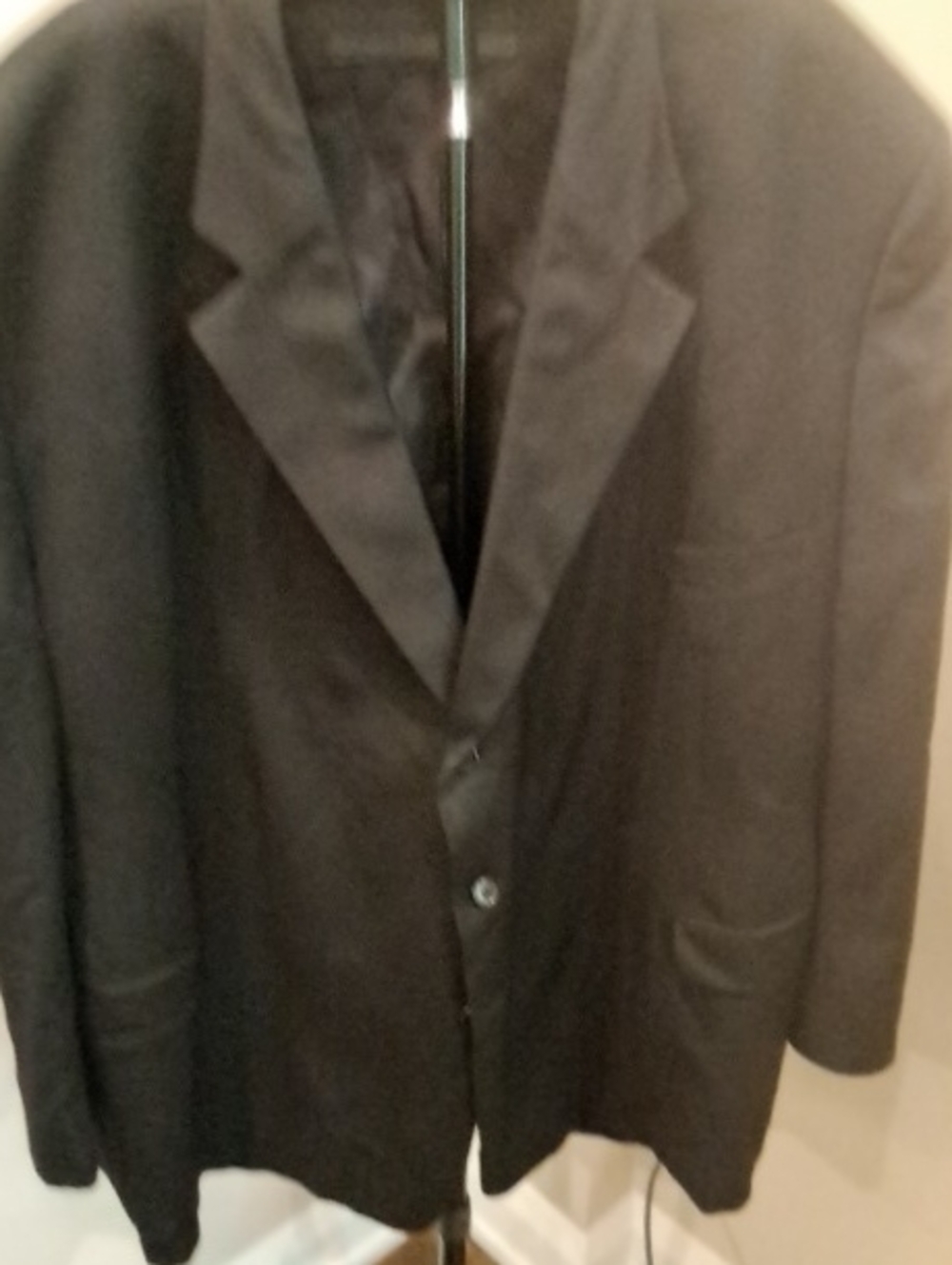 Men's Black Single-Breasted 3 Button Blazer